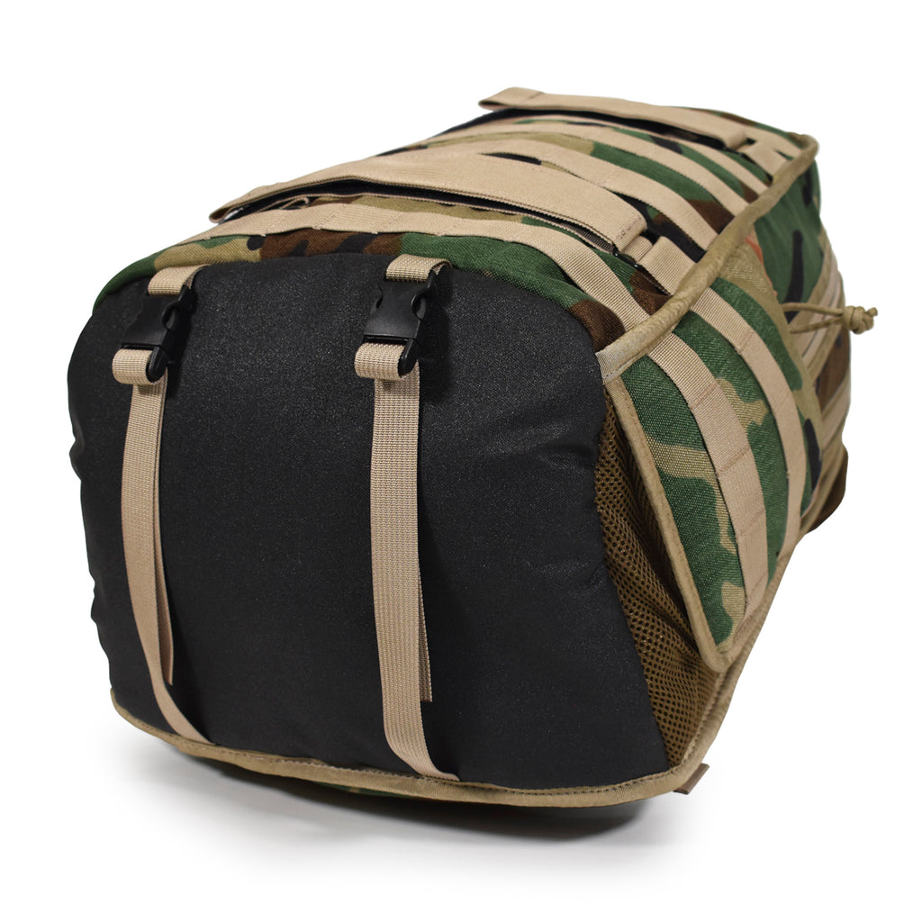 SMELL PROOF BACKPACK "THE GRIND" - WOODLAND CAMO