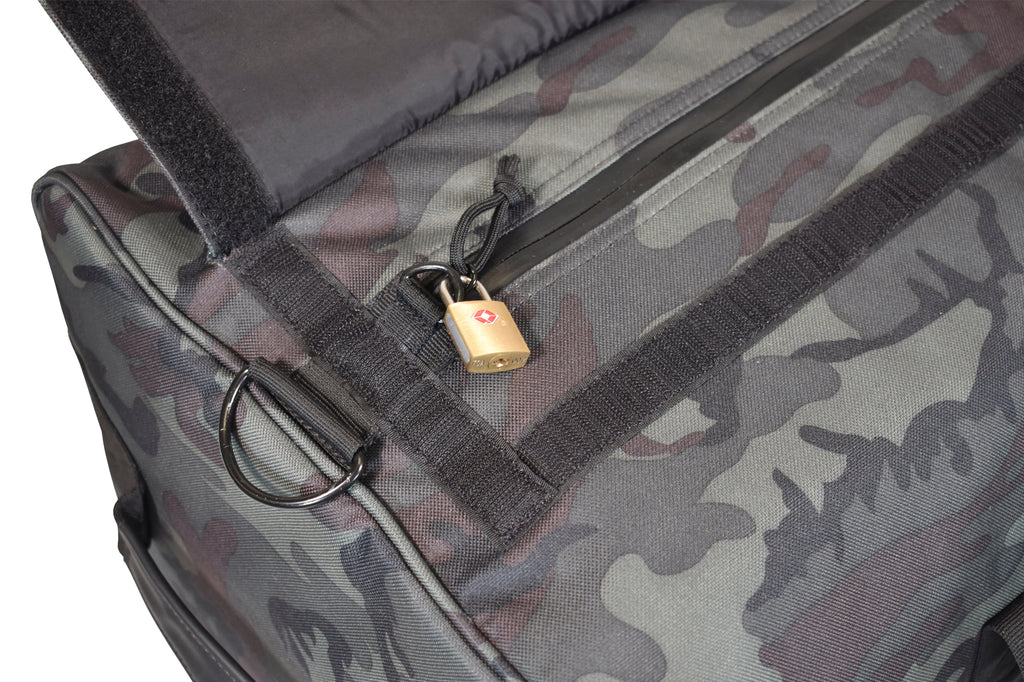 SMELL PROOF DUFFLE BAG "THE BOSS" - BLACK FOREST CAMO
